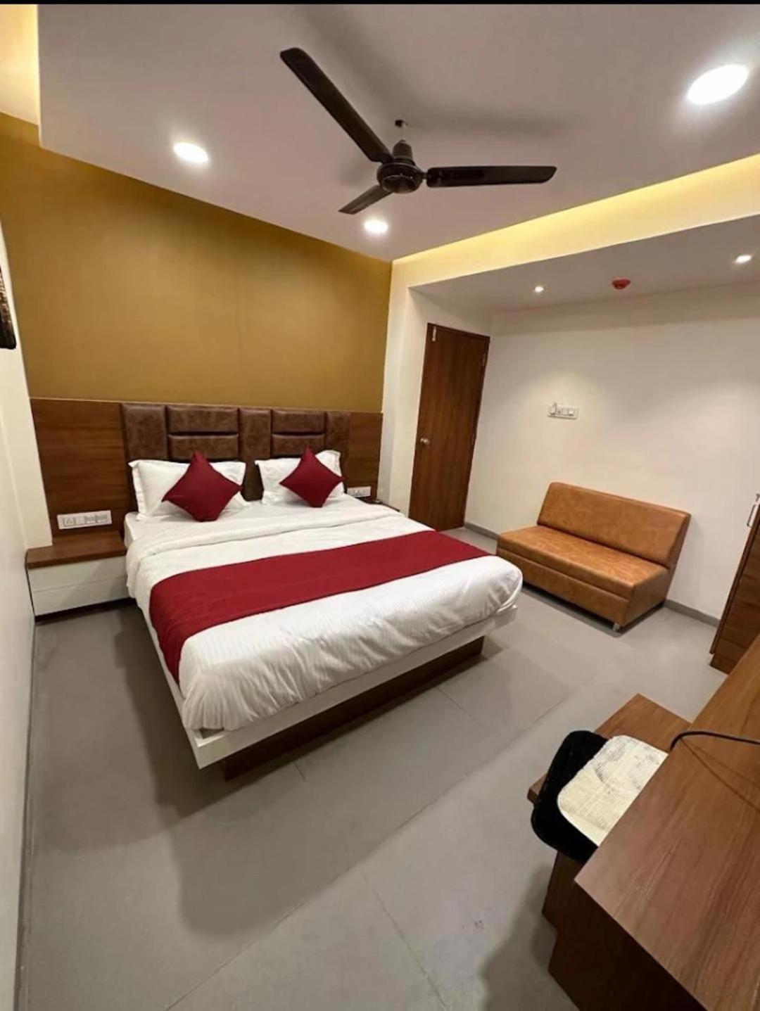 Hotel Anjali Palace Amhedabad Dış mekan fotoğraf
